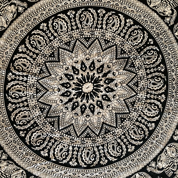 Black & Cream Round 73” Medallion with Elephants Tablecloth, Tapestry, or Floor - Picture 4 of 8